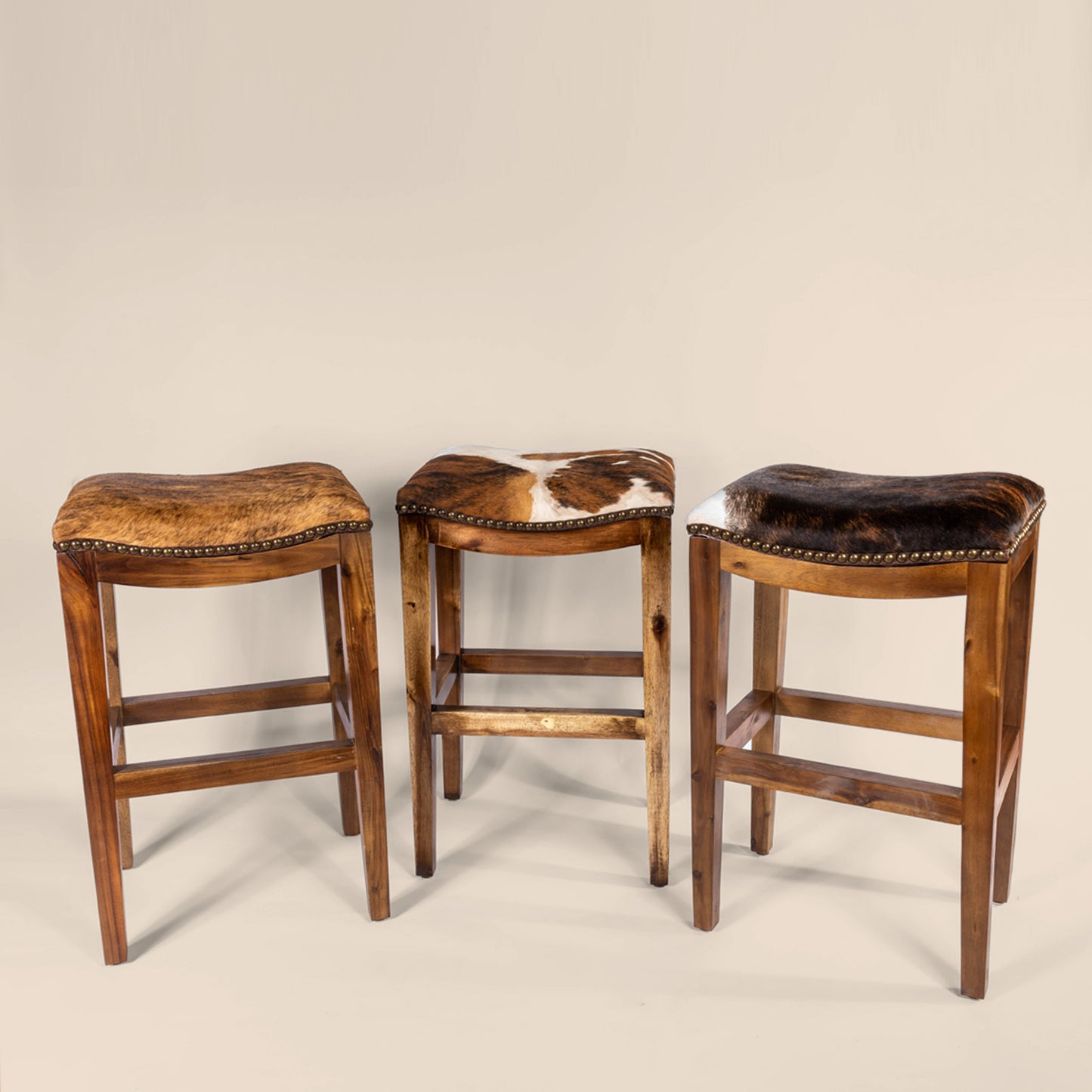 Platzer Saddle Stool in  cowhide leather – all colors view