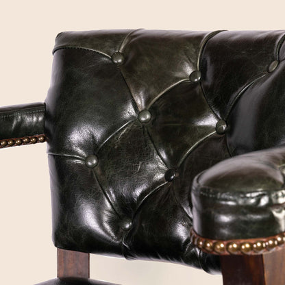 Trophy Swivel Stool in tufted leather – detailed view