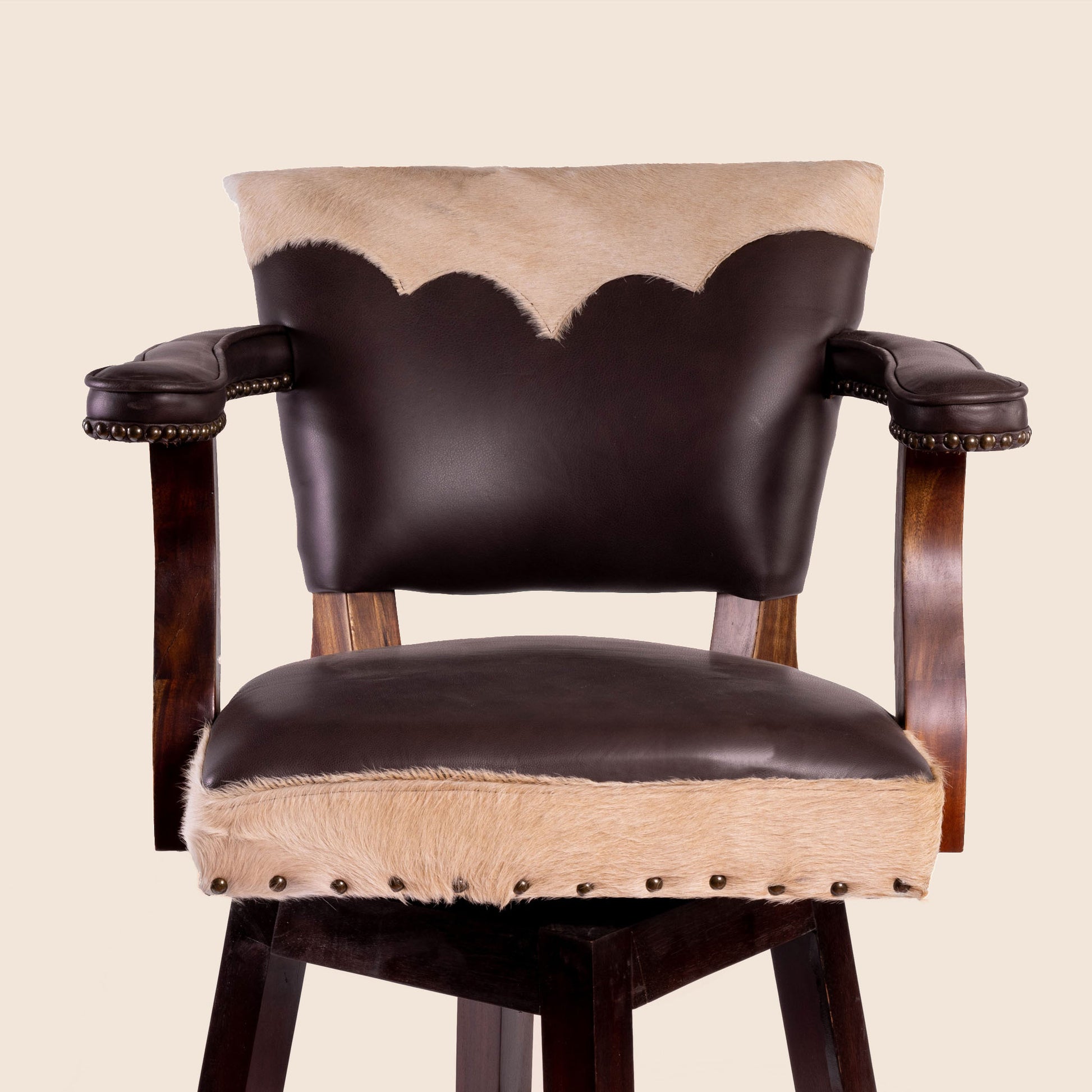 Trophy Swivel Stool in cowhide leather – front view